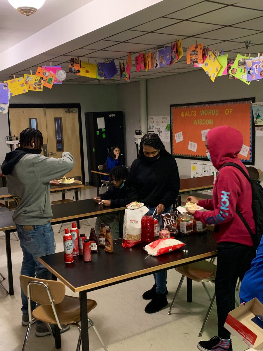 HESAcademy's tweet photo. The Academy of Health and Electrical Science celebrated our students who have been excelling in the classroom with a sundae bar!! 🍨🍦🍧 @PantherNation_1 https://t.co/T5Is37SbkK