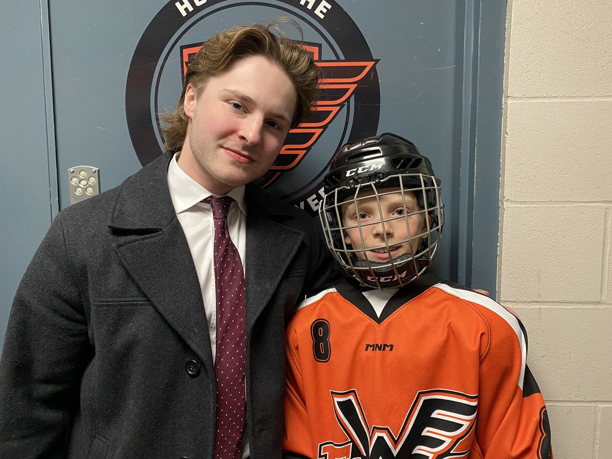winklerflyers's tweet photo. A big thanks to our @mazergroup 7th skater Ezra Peters for coming out tonight! Ezra is 12 years old, in grade 6 at Plum Coulee school and plays u13 For the Winkler Flyers. He wanted a picture with Gavin Waltz, his favorite player! #FlyWithUs #FightForGordie https://t.co/ulJK0iDK4f