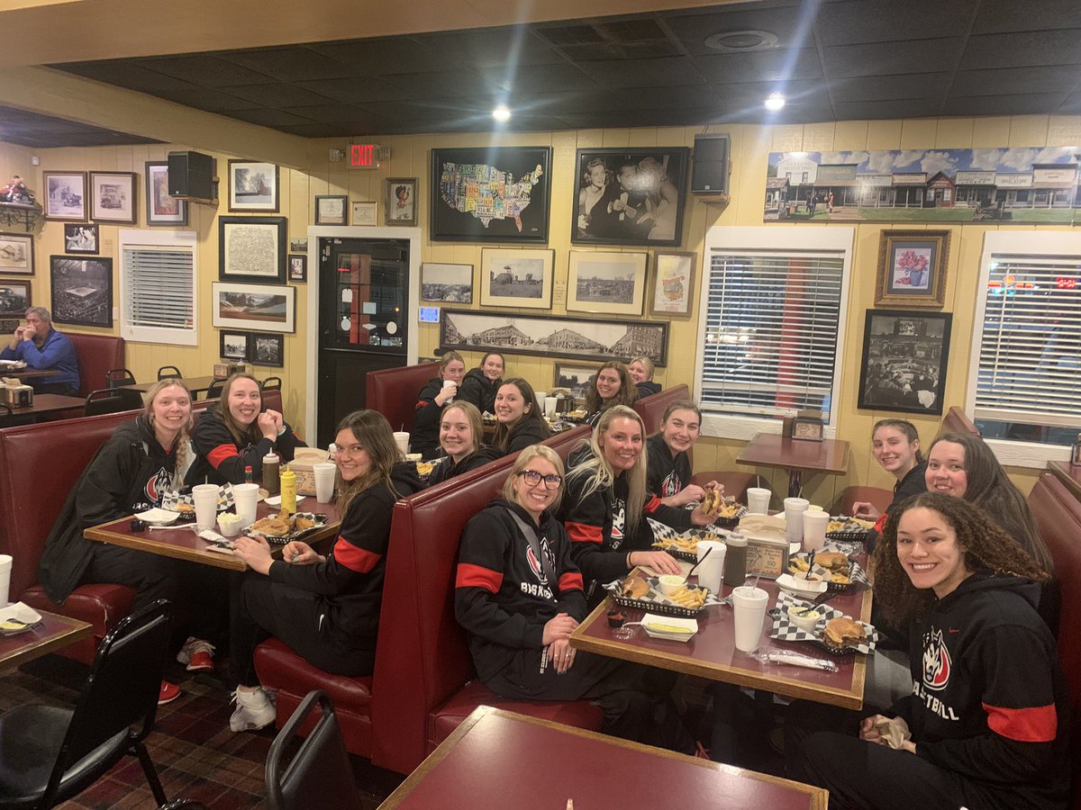 SCSUHuskies_WBB's tweet photo. Landed and fed! Hickory Hut BBQ! Good find Coach @LoriLFish ! #huskiesinkansas https://t.co/u5eBZ24KAU