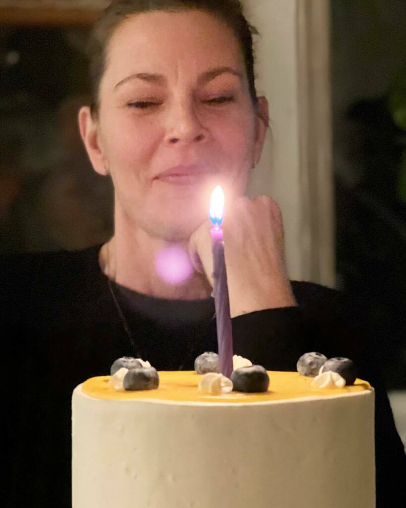 jbchang's tweet photo. May you all enjoy your birthday cake (and birthday!) with as much gusto as @gretchjs!! Happy birthday Gretchie- thank you for letting us celebrate you with your favorite lemon raspberry cake every year. 🎉💃🏻❤️😍#lemonraspberry #flourbakery #happybirthd… https://t.co/R1uARalAmR https://t.co/1IgIyTu7xY