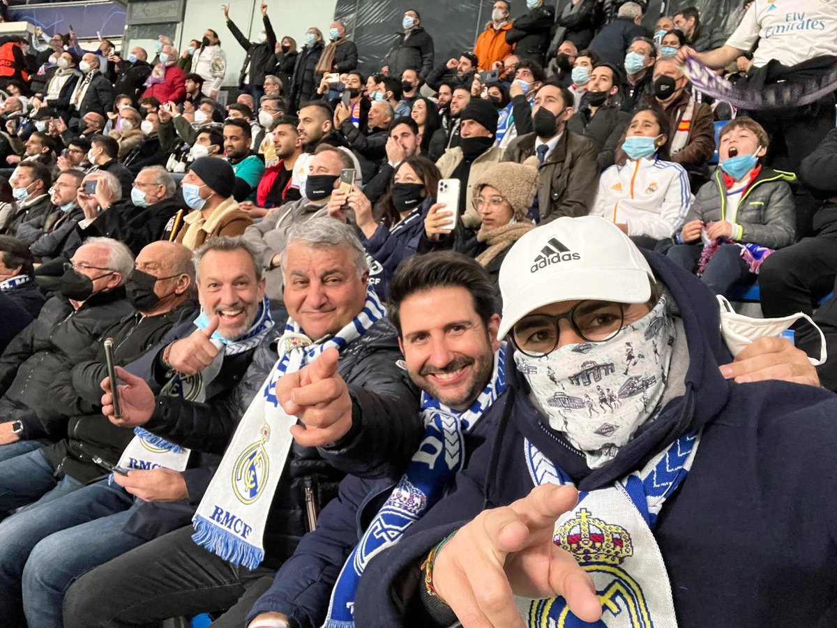 IkerCasillas's tweet photo. Para mi ha sido un partido épico el vivido hoy en el Bernabéu! La gente estaba entusiasmada y feliz por el pase a cuartos! Alegría total! #HalaMadrid https://t.co/cCP5swobRC
