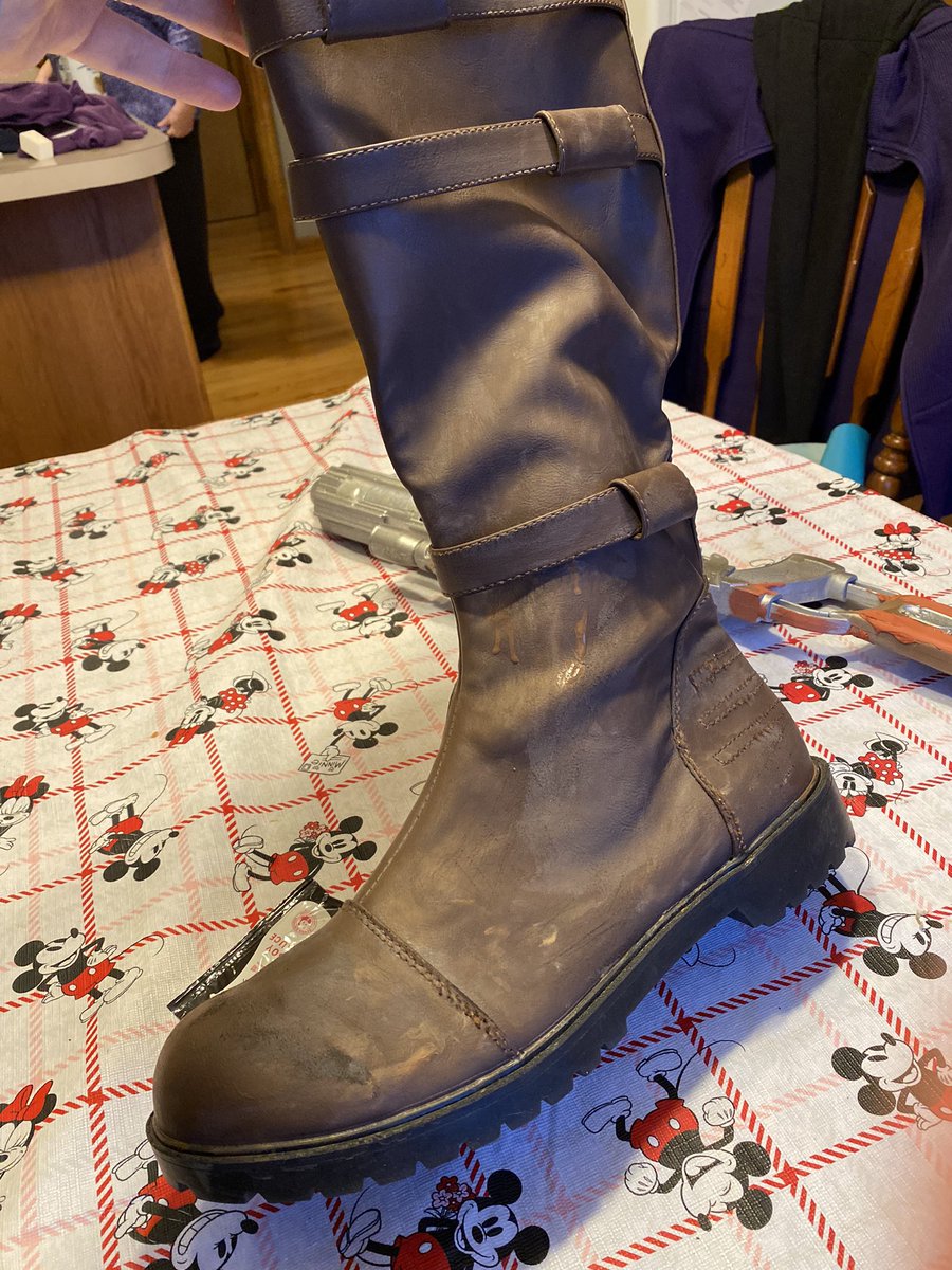 MyTop5Comics's tweet photo. My Mando is getting an upgrade on style!!! Today I worked on weathering my whole kit! #ThisIsTheWay #Mando #MandoMerc https://t.co/kIOtNKVEwe