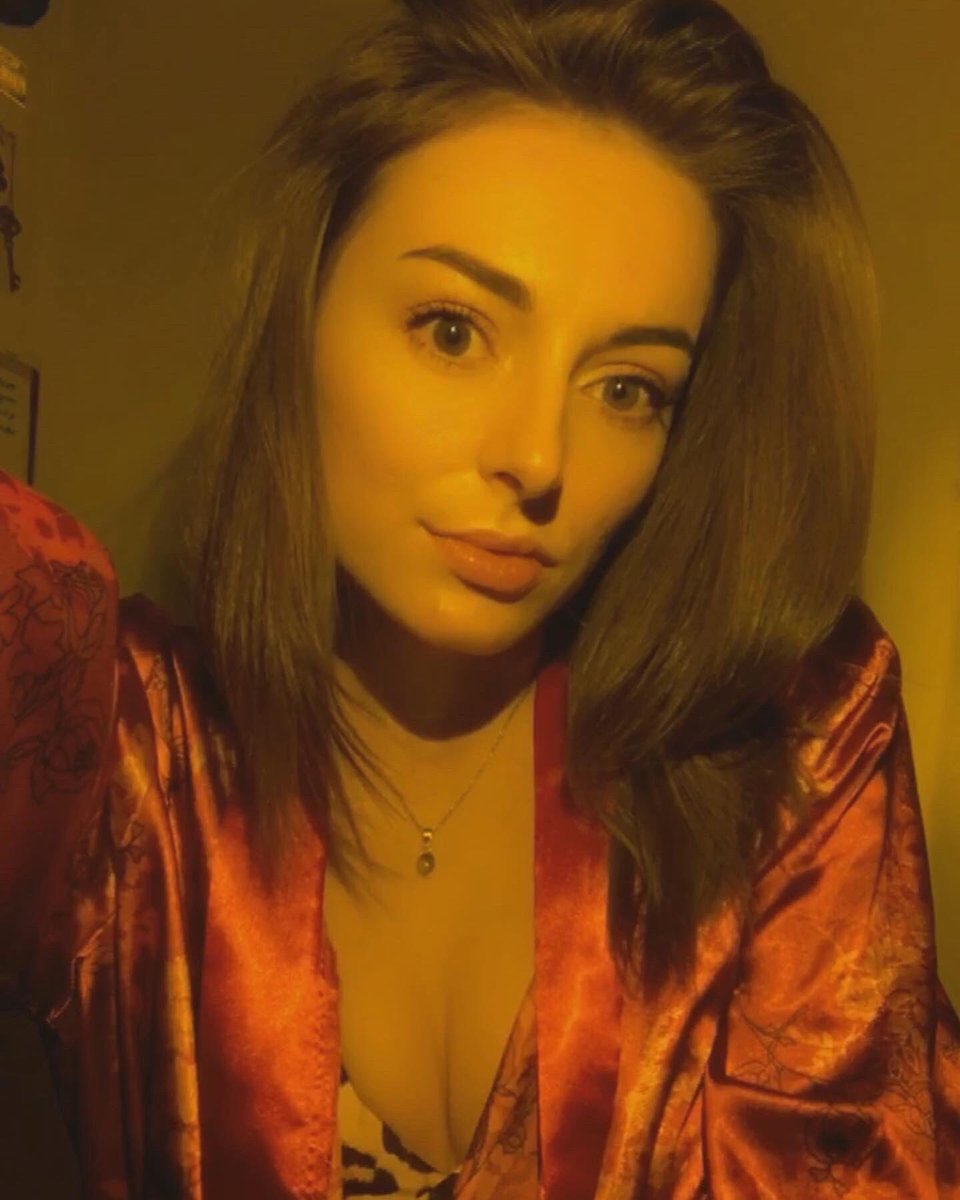 itstoreaa's tweet image. new to #nsfw twitter, not new to entertainment😈 help me out to get some exposure please😏 I follow back, link in bio😘 #onlyfans