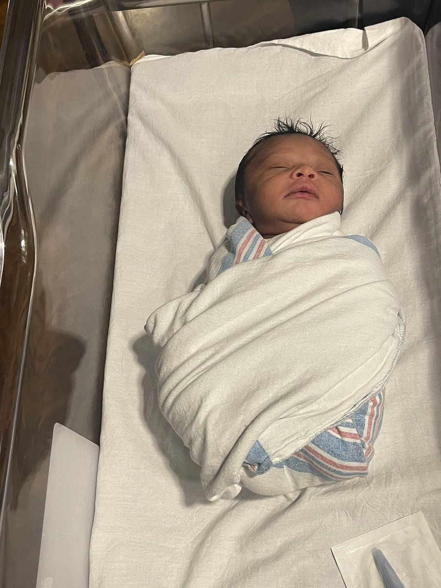 coach_brns's tweet photo. Got promoted to dad today! One of the best days of my life! https://t.co/m7Vvdw7Z5c