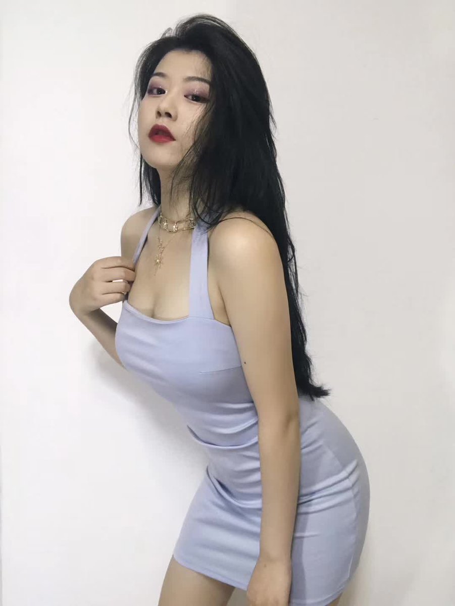 lucy09211's tweet photo. 姐妹说留言过10条就发她的内衣照 https://t.co/jRGqY87uMy
