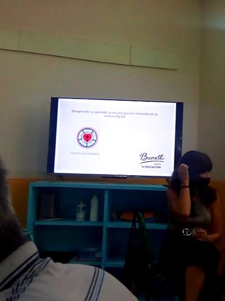 bonetti_sandra's tweet photo. Gracias colegas por la escucha atenta y la charla amena.
Tres jornadas inmersivas. ¡Seguimos!
#inmersióndigital #FormacionContinua #Capacitación https://t.co/KXNmhzVZiF