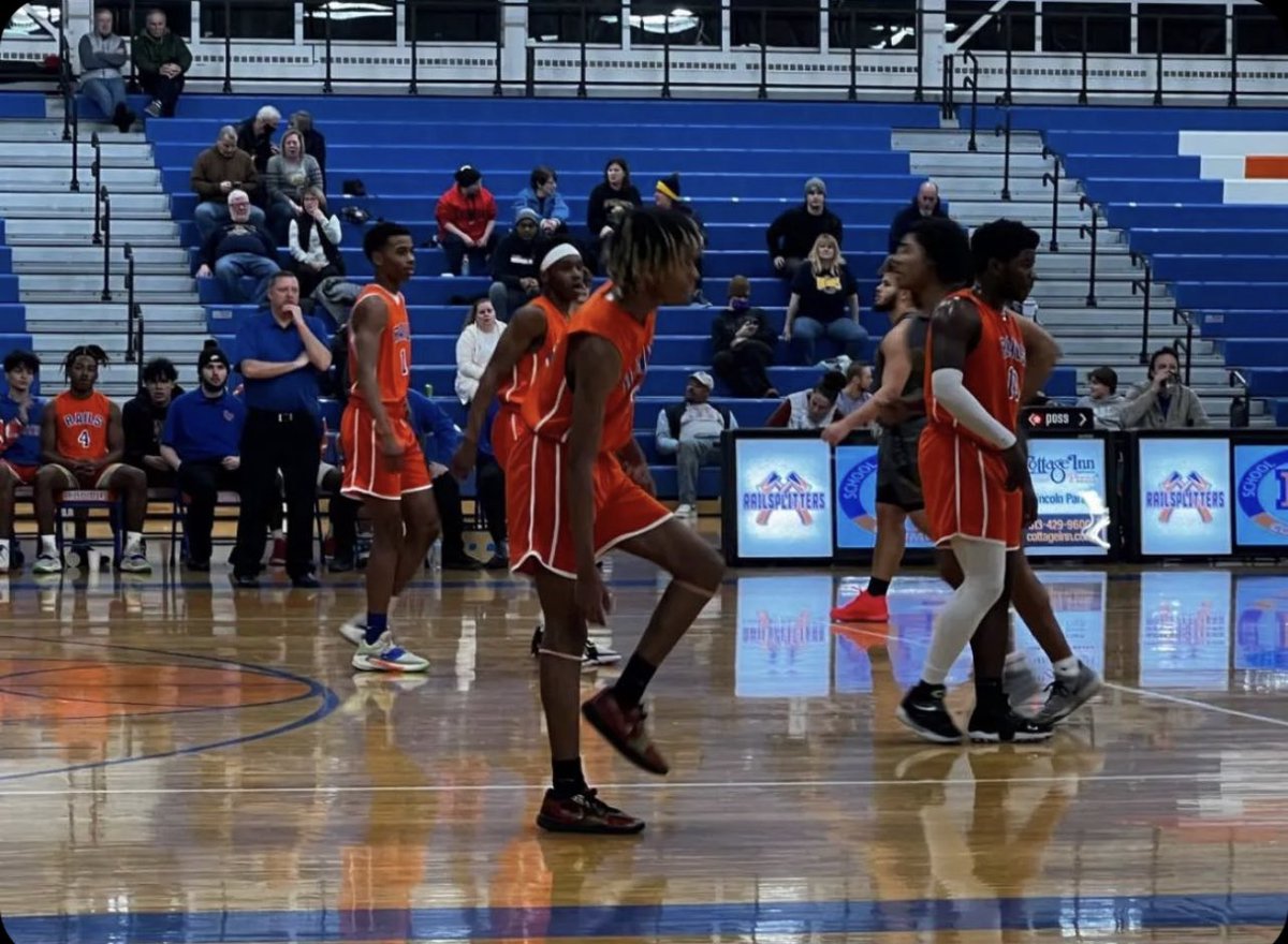 Lincoln_Park_BB's tweet photo. Boys win 61-54 over Taylor! 

Luchie Carpenter (@luchie2x ) 18pts 6rebs 7ast 

Jordan Davis (@jdavee5 ) 11pts 

Zaire Williams (@itszzaire )/ Dwaine Watkins (@WatkinsDwaine) 9pts each https://t.co/W3Sl26AjR5