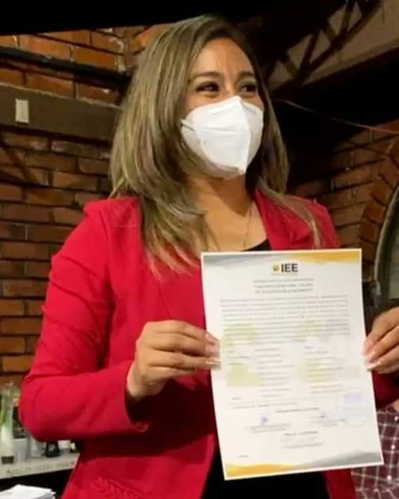 periodicoellide's tweet photo. ROSICELI DIAZ HERNÁNDEZ RECIBE CONSTANCIA DE MAYORÍA IEE DE TLAHUAPAN.

 El día de hoy En las  instalaciones del Consejo Municipal de #Tlahuapan recibió la constancia de mayoría #RosyDiaz que avala el triunfo en las pasadas elecciones. https://t.co/wFhQDZ3mRm