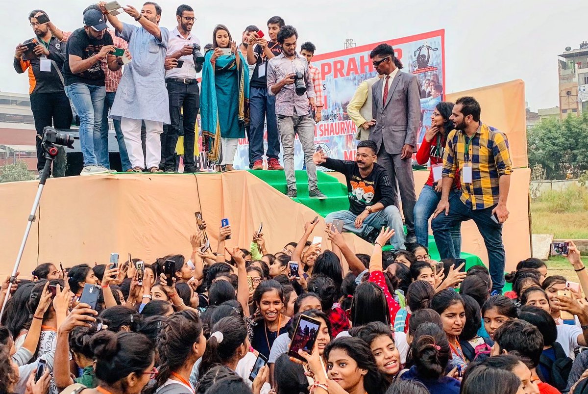 SHIFUJIJAIHIND's tweet photo. कमज़ोरों को या तो आंसू मिलते हैं या फिर भीख!मेरा निवेदन है भारत की की हर बहन बेटी माँ दोस्त आप क्रपया ताक़तवर बनिए! और अपने आत्मसम्मान के लिए लड़ना सीखिए! वन्दे मातरम्! नाम से शौर्य नहीं कर्म से शौर्य मालूम होता है! #mastershifuji #womenempowerment
photos courtesy-#DeekshaStyle https://t.co/H5RgTNHhIk