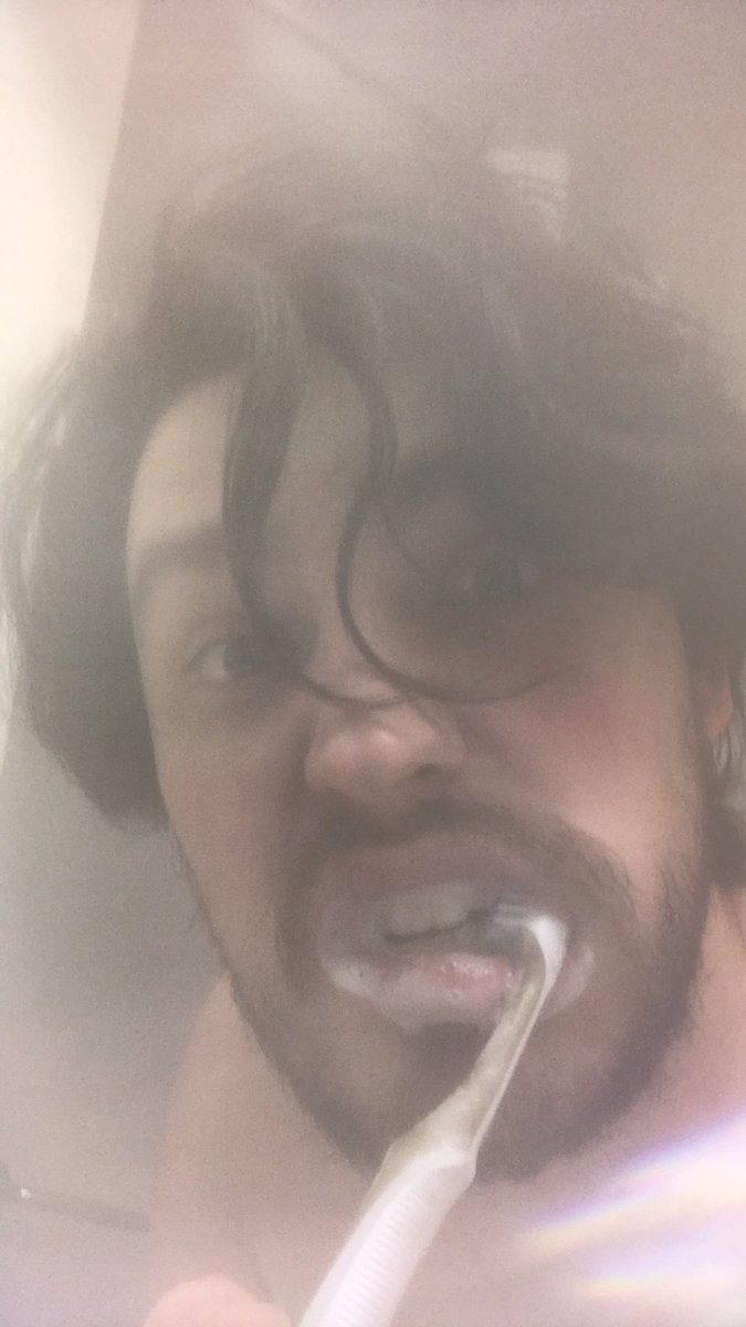 parksofbathgate's tweet photo. @gracieech You know me, just brushing my teeth in a Scottish travelodge. https://t.co/IJZ4BrBHxa