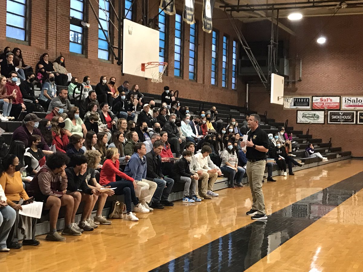 RevondaJ's tweet photo. It was a great night @WMWHS at the IB Family night! Staff and Cohort 2022 IB students shared expectations,experiences, and answered questions for each cohort about the upcoming 2022-2023 school year.  It is a great time to be part of IB!  @Coach_PStokes @HelenaMThomas @dailrg https://t.co/ElESaIp8GX