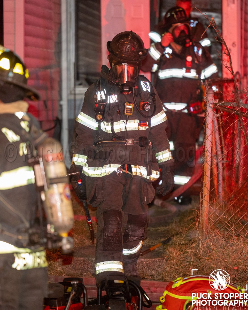 PSPhoto1's tweet photo. On Sunday March 6th, Rochester firefighters worked an early morning fire in a vacant dwelling on Jefferson Avenue. See more at https://t.co/2JLlSy7rDE.
#Roc #RochesterNY #NewYork #RFD #RochesterFire #RochesterFireDepartment #RochesterFD #MonroeCounty #StructureFire #WorkingFire https://t.co/cVKcYfTnHC