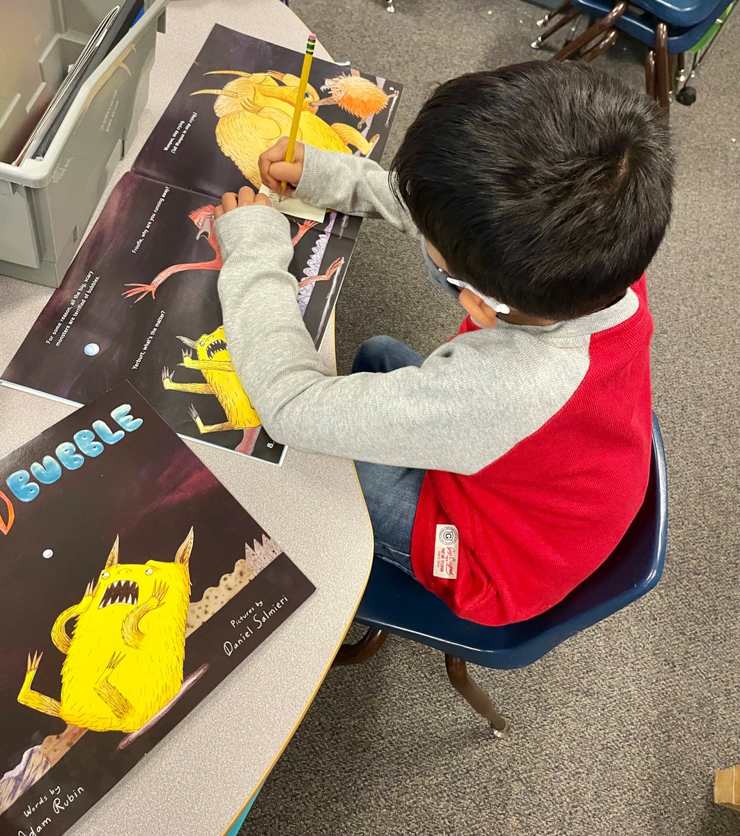BUZZin2ndGrade's tweet photo. When we earn pajama and pink lemonade day and weโre kicking off book clubs, itโs only fitting we do it by the beach! ๐๐๐ฅค #picturewalk #getstarted #readers @WestridgePRIDE https://t.co/gK6NLOCxKZ
