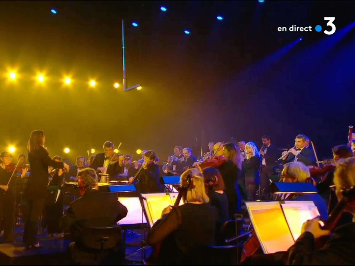 Fier de notre orchestre philharmonique, dirigé ce soir par Ariane Matiakh, qui adresse un message de soutien et de solidarité aux artistes et au peuple d’Ukraine #StandWithUkraine 🇺🇦 #Victoires2022 #Nice06 | @France3tv @francemusique