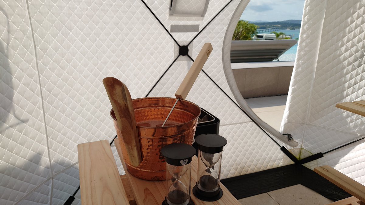 away_kouri's tweet photo. 3/5より期間・宿泊者限定でスタートしたテント���ウナ
好評につきご利用時間を19：30までと延長になりました！
期間：2022年3月5日（土）～3月31日（木）
場所：アウェイ沖縄古宇利島リゾート　プールサイド
時間：10:00～19:30の1日5交代制
定員：テント張りにつき、最大４名様 https://t.co/tmTh2Ae00a