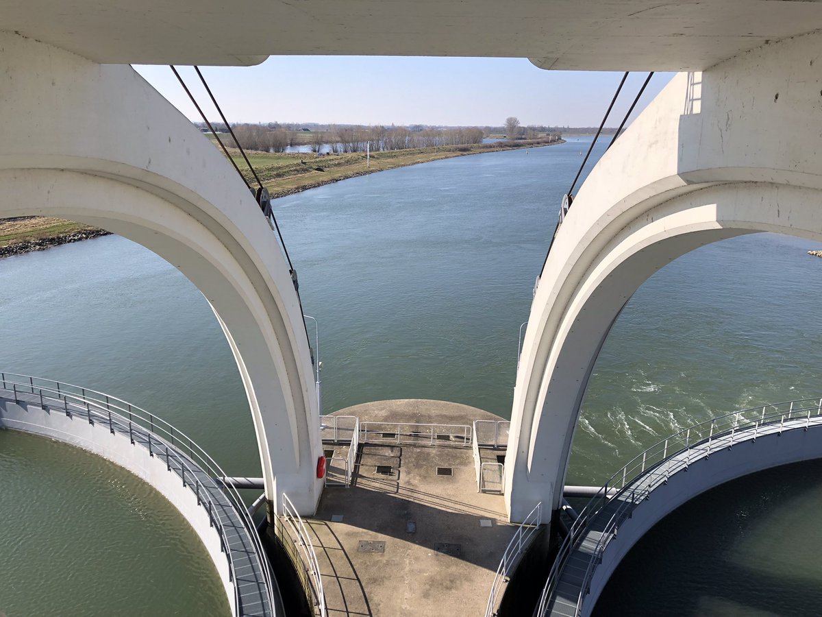 AndriesHeidema's tweet photo. #Cyberveiligheid is een enorme uitdaging voor overheid en samenleving. Op allerlei terreinen, ook waterbeheer. Confronterende én inspirerende ontmoeting van “Rijksheren” in @provgelderland en @ProvOverijssel op uitnodiging van @CdK_johnberends https://t.co/pN77ZzdtwU