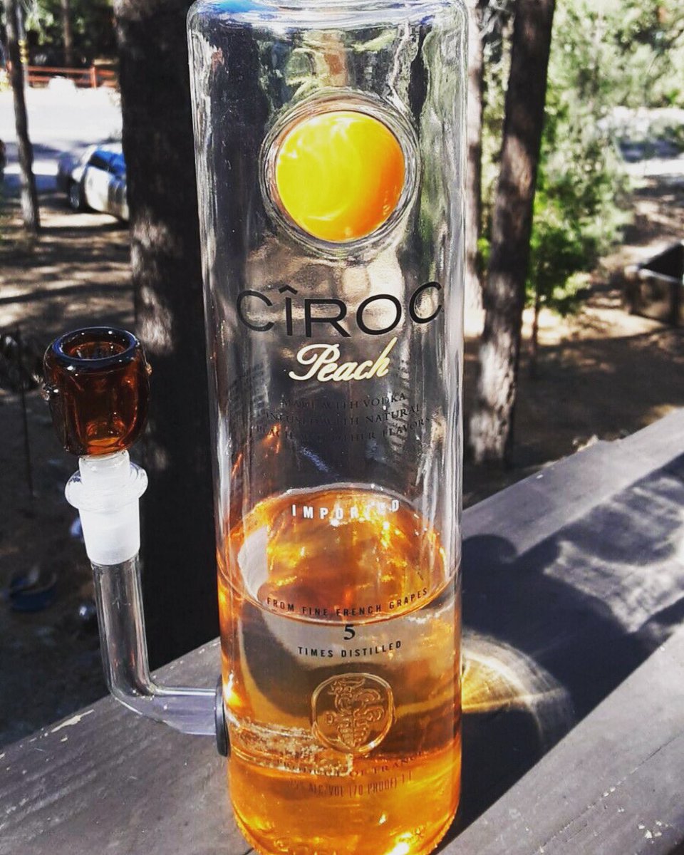 lsteminnovatio1's tweet photo. Ciroc) French meaning is high altitude which fits perfect for the setting
.
.
Create  your own bottle just like this one.  With our Bottle2bong kit link in bio♻️🤙 https://t.co/f5z25V76j5
