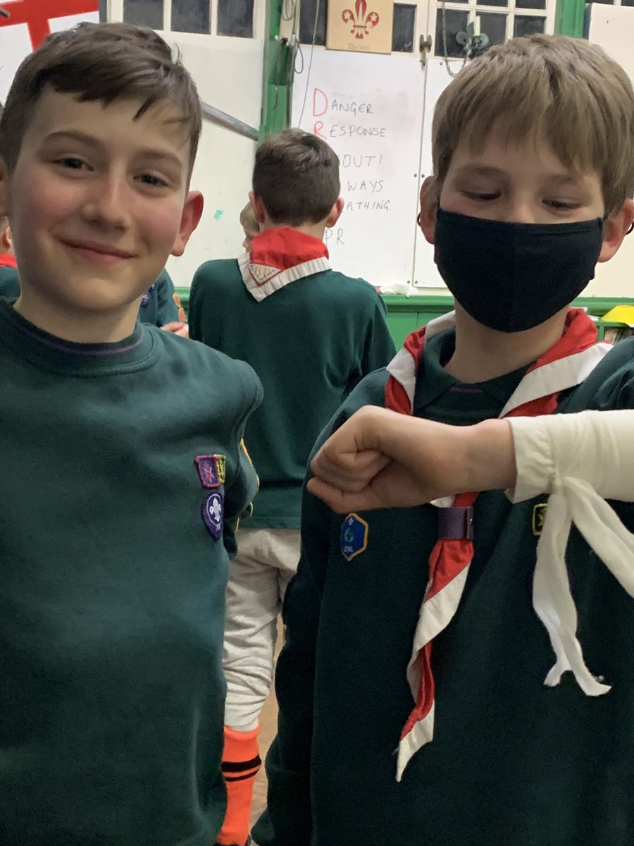 boldventurepar1's tweet photo. First Aid tonight at cubs #skillsforlife  #cubscouts #FirstAid https://t.co/vxIHMFFFD7