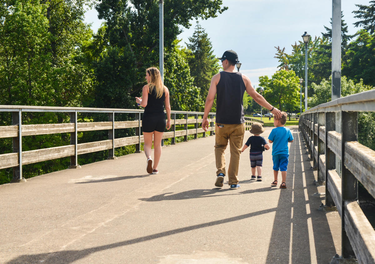 SundayParkways's tweet photo. Walking is the perfect low-impact exercise that boosts your cardiovascular health without leaving you sore and out of breath. Plus, it's easy to fit in more steps every day, such as choosing the stairs or walking to nearby errands rather than driving. #SpWellness #WalkThere https://t.co/I7eND2nE39