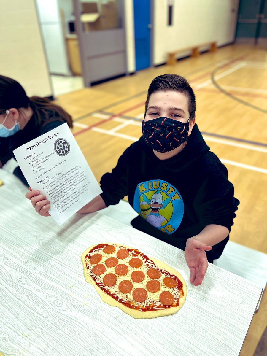 MrsMessen1's tweet photo. Making math and language meaningful with a morning of pizza making from scratch. Great job class! Learning is fun. @npsc_schools @olsnpsc https://t.co/rqzk2O2nOI