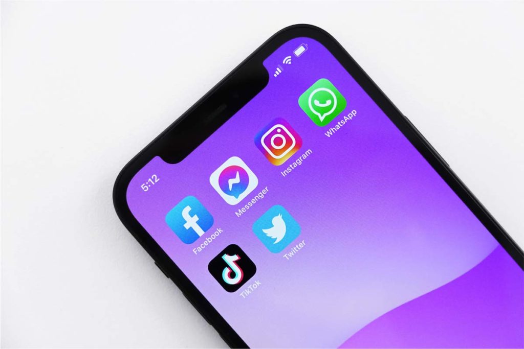 MyLibertyID's tweet photo. Here's a look at 8 different forms of social media fraud that you can fall victim to: https://t.co/RZNaDBmhlU #IdentityTheft #SocialMedia #Cybersecurity https://t.co/MIWanVSdPE