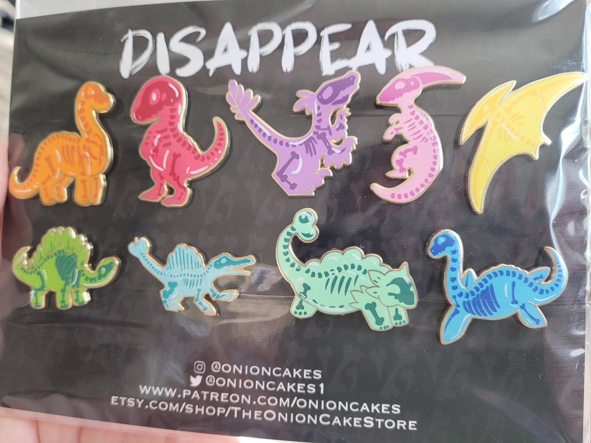 Onioncakes1's tweet photo. Its GIVE AWAY TIME! Win this set of all 9 of my taffy dino variants! To enter:
🦕 Like my page and this post
🦕Tag a Friend and tell my your favorite dino
🦕Retweet this post! 

Will announce the winner Sunday at 8pm pst! Will be giving one set away on BOTH my IG and twitter! https://t.co/WeiKyW1pdh