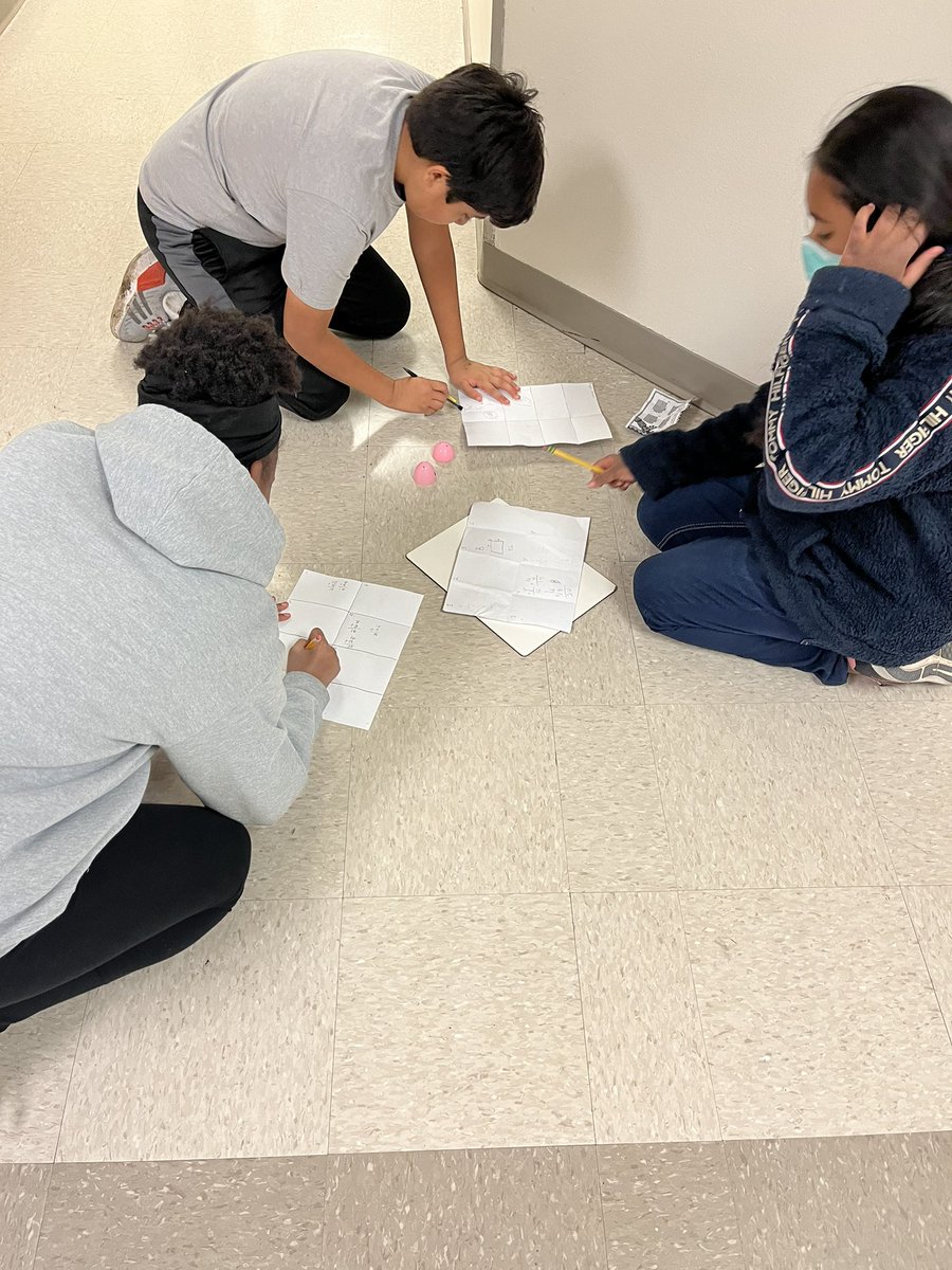 melton4th's tweet photo. We hunted for eggs and solved area and perimeter problems! @gisdnews @VialCC_Vikings #intersession #gameon https://t.co/D4gxLgLu3Q