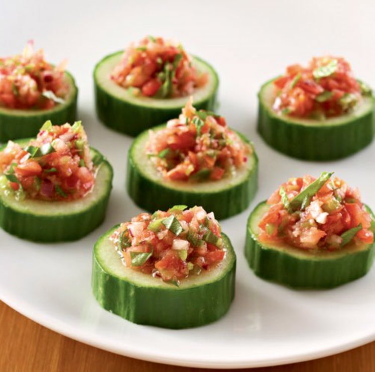seacorpcater's tweet photo. 🍀  We think the leprechaun would approve of these ceviche cups! ❤️

Order here to get your lucky coins: https://t.co/33bJTay30i

#StPatricksDay #green #healthy https://t.co/bHkS4rRgcZ