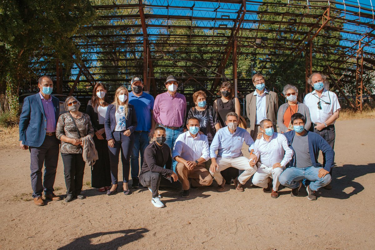 🛑 ÚLTIMO MINUTO: Gobierno Regional y Municipalidad de Chillán logran concretar el anhelado proyecto 🌳 “Parque Schleyer”. Gobernador Crisóstomo, alcalde Benavente junto a consejeros regionales, concejales y vecinos visitaron la medialuna, lugar que albergará al futuro parque.