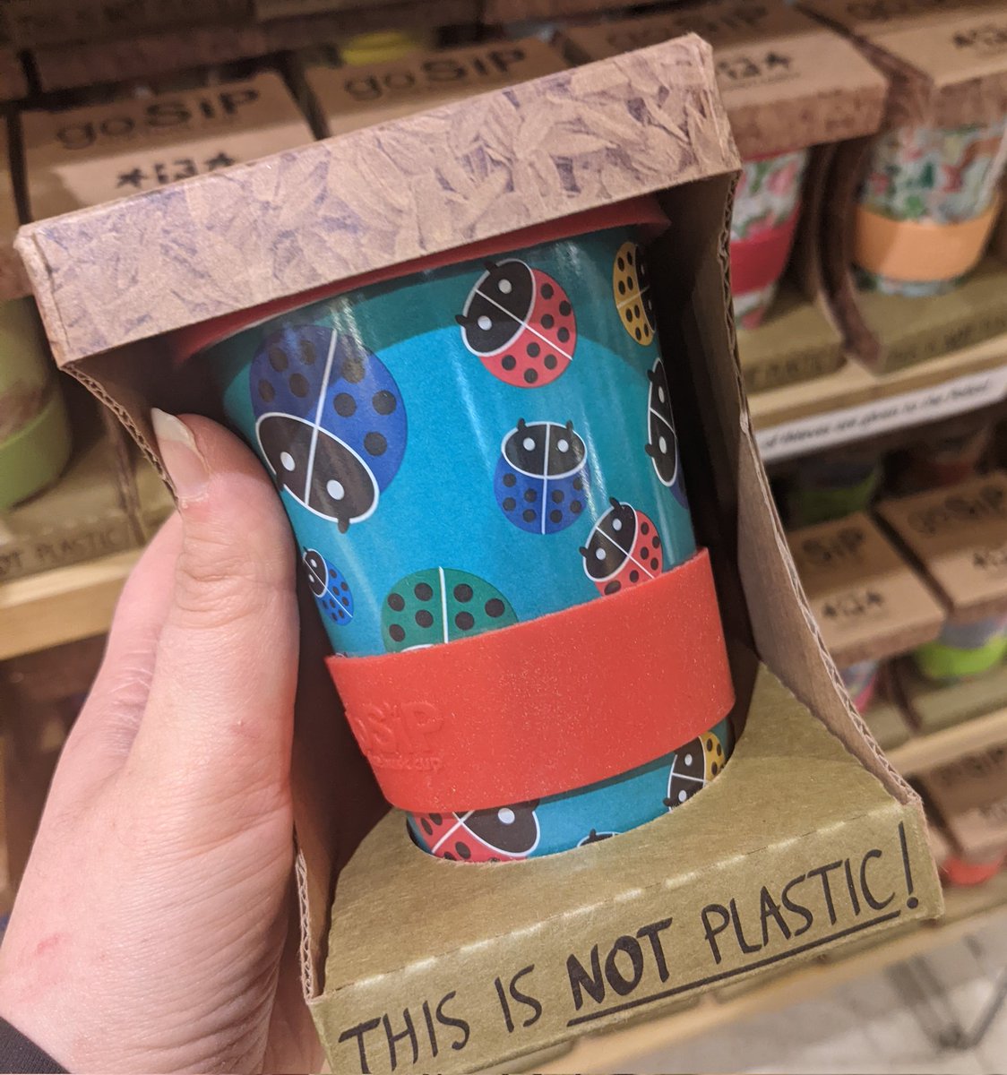 SharedEarthWS's tweet image. Next up we're going to showcase our wonderful rice husk cups that we're bringing to the @NatProductsShow These contain no plastic, are completely natural and made entirely from agricultural waste so are super eco-friendly!! Got to love these ladybirds too! 😍😍