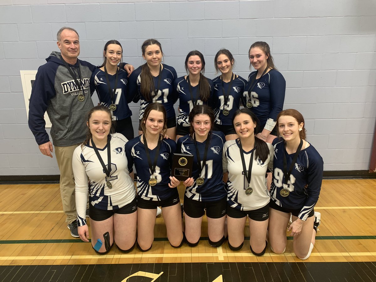 pacer93's tweet photo. Félicitations à l’équipe féminine sr de volleyball de l’École secondaire catholique de Casselman pour le championnat de la ligue Prescott-Russell. @ESCCasselman @CSDCEO https://t.co/dVo5zp8Cw8
