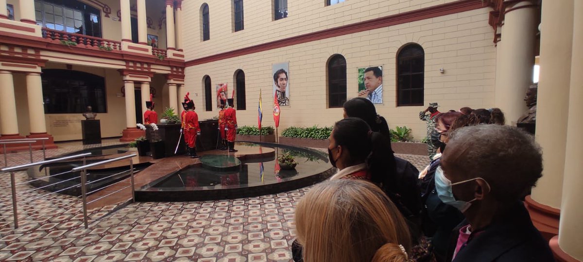 ivssoficial's tweet photo. #Hoy | Con la llegada del Cmdte. Chávez, las personas de la tercera edad, fueron visibilizados e incluidas activamente en las políticas públicas que lleva a cabo el Gobierno Bolivariano.

#PorUnSeguroMásSocial #USADerogaElDecretoYa 
@MagaGutierrezV @NicolasMaduro https://t.co/CGW0pbkwsR