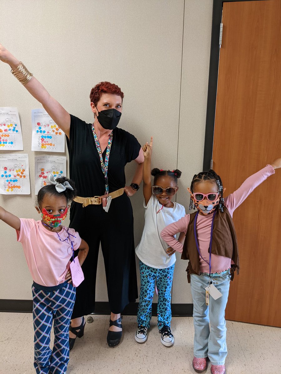 For #MIOSM today, we boogied in our bell-bottoms for 70s day! #MusicTheSoundOfMyHeart <a href="/NAfME/">nafme</a> <a href="/Jones_AISD/">Jones Primary School</a>