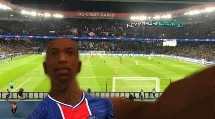 Mi vieja: QUIEN VENDIO LA CASA? 

Yo en el próximo partido puteando a Donnarumma por cagarle la champions a Messi: