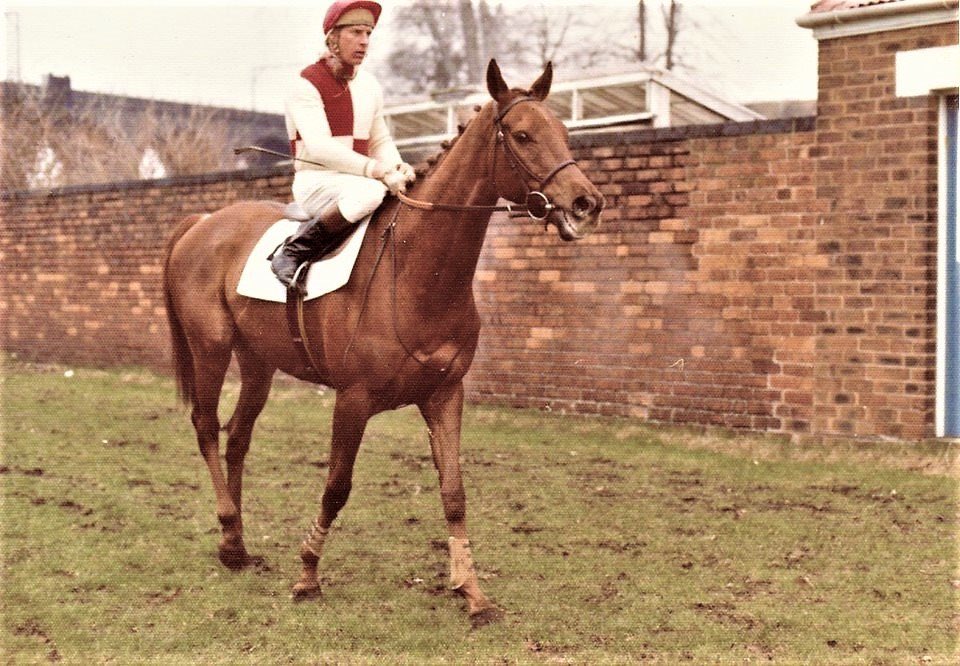 HiggsonHorses's tweet photo. Sad to hear that Andy Turnell has passed. A great pair and possibly the best horse never to win a Champion Hurdle #birdsnest https://t.co/whc4dfcT9Q