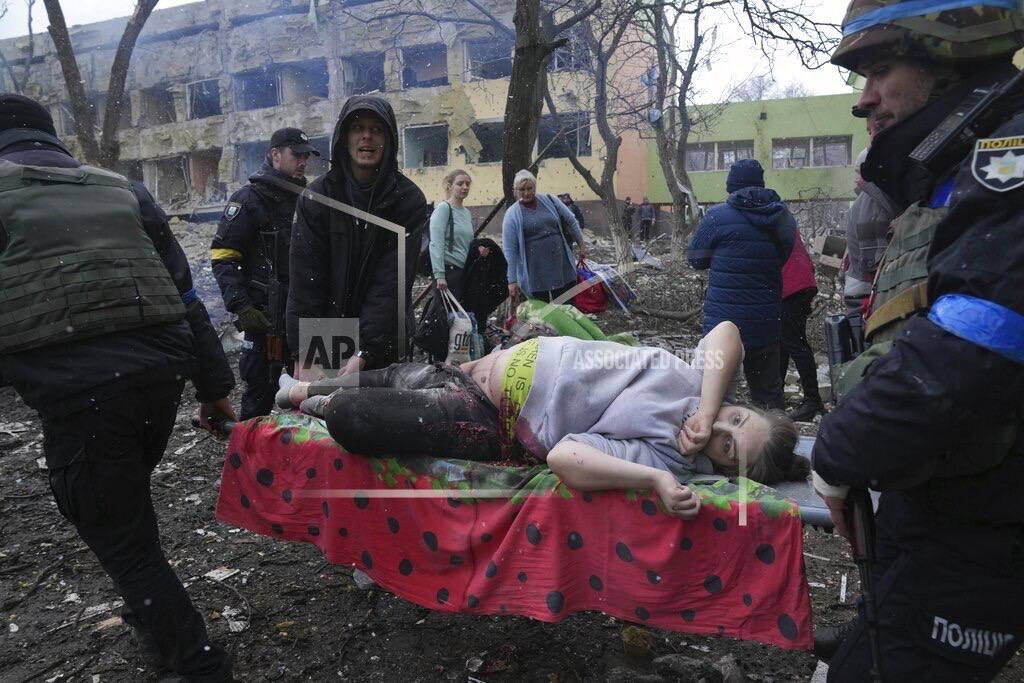 one_pr123's tweet photo. Маріуполь, пологовий будинок. 2022 рік
Вот так выглядят ваши #StandWithRussian #StandWithPutin Я уже жду момента развенчания личности путина, чтобы смотреть на мольбы о прощении всех тех кто его поддерживает. А мы не простим. Украина не прости. Мир не простит. #StandWithUkraine https://t.co/ymIr6KLFND