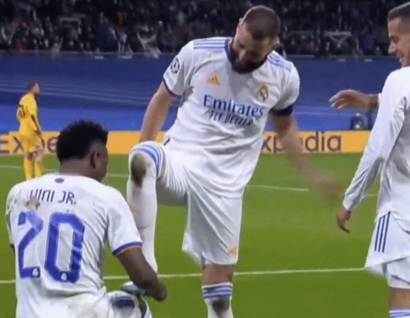 Ertem Şener: "Benzema öyle bir oynuyor ki, 'Ne Messi'si, ne Neymar'ı, ne Mbappe'si, ben varım ben' diyor!"