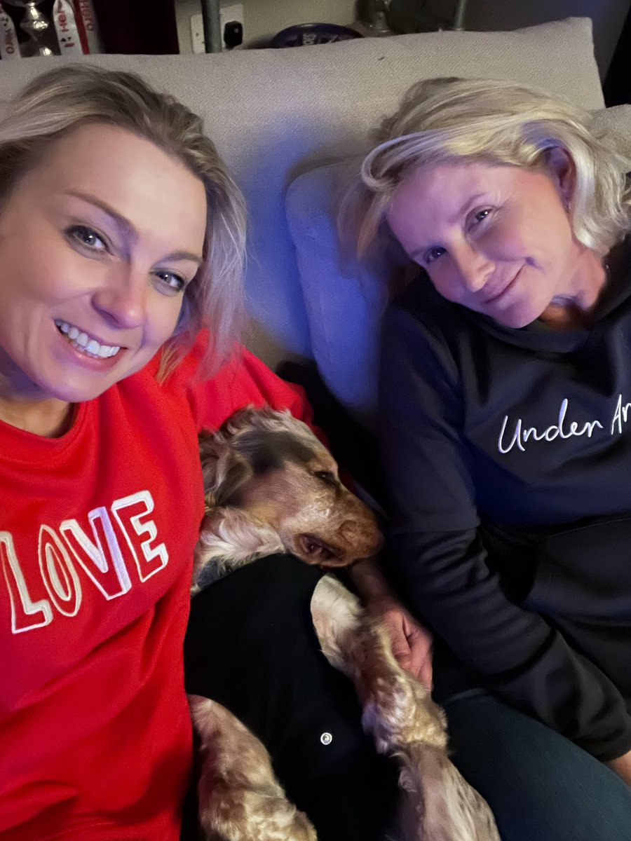 Tonight’s dog training class has taken its toll on Harris. Not even this game can keep him interested! #RealPSG 
😂😴🐶❤️
(He’s recovering from a minor op not being dressed up in clothes! 😉)