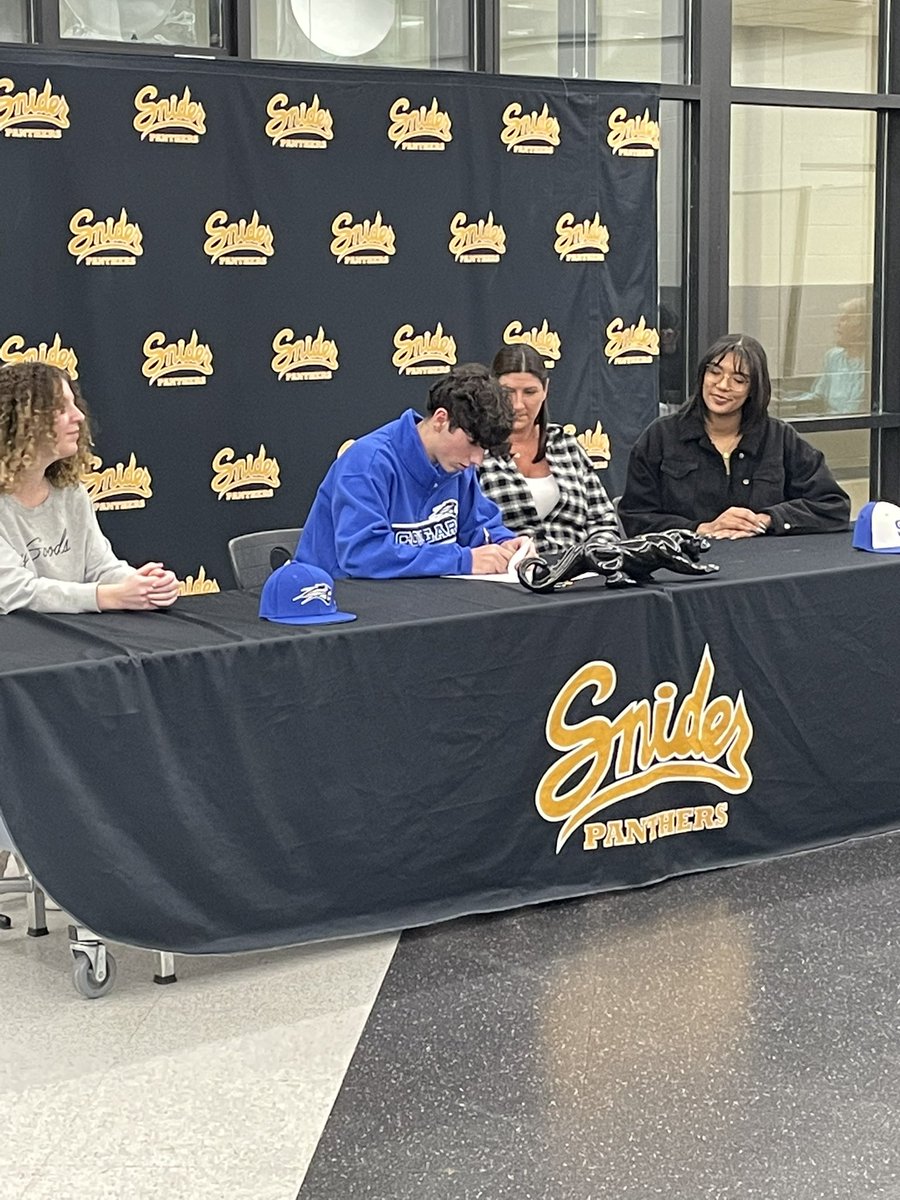 USFBaseballCoug's tweet photo. Another talented local arm that we are excited to have as a Cougar.  Tremendous talent that will compete.  Welcome to our family @byler_jakob https://t.co/qymfuJpOsX
