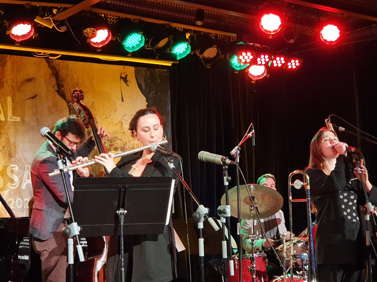 AngelsRodulfo's tweet photo. Terrassa a ritme de jazz🎷🎶 Comença el #FestivalJazzTerrassa del 9 al 27 de març 🔝 @NovaJazzCava @visitaterrassa #Terrassa https://t.co/oggFGcNLWc