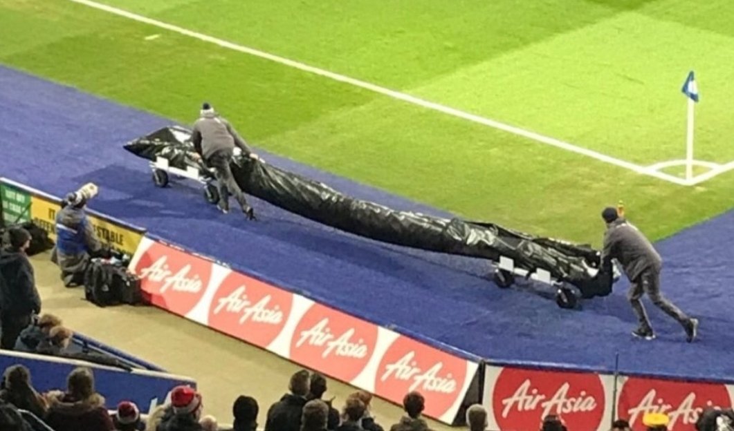 Así retiran la pija de Benzema del estadio