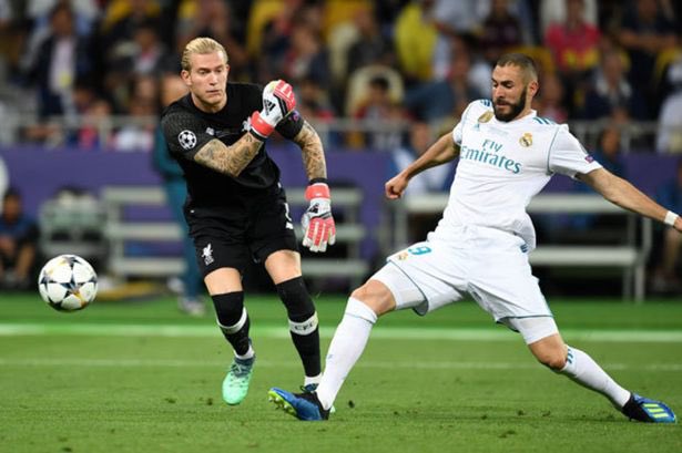 Mozakss's tweet photo. #PSGRMA
Seems more like Karim Benzema Knows these goalkeepers so well, he freaking knows their weak points.
Last time Benzema did this shii to Karius, he lost hus reputation, and now Donnarumma? That Gee just cost PSG big time. FFS 🤦🏿 https://t.co/kKkQLGb8Fm