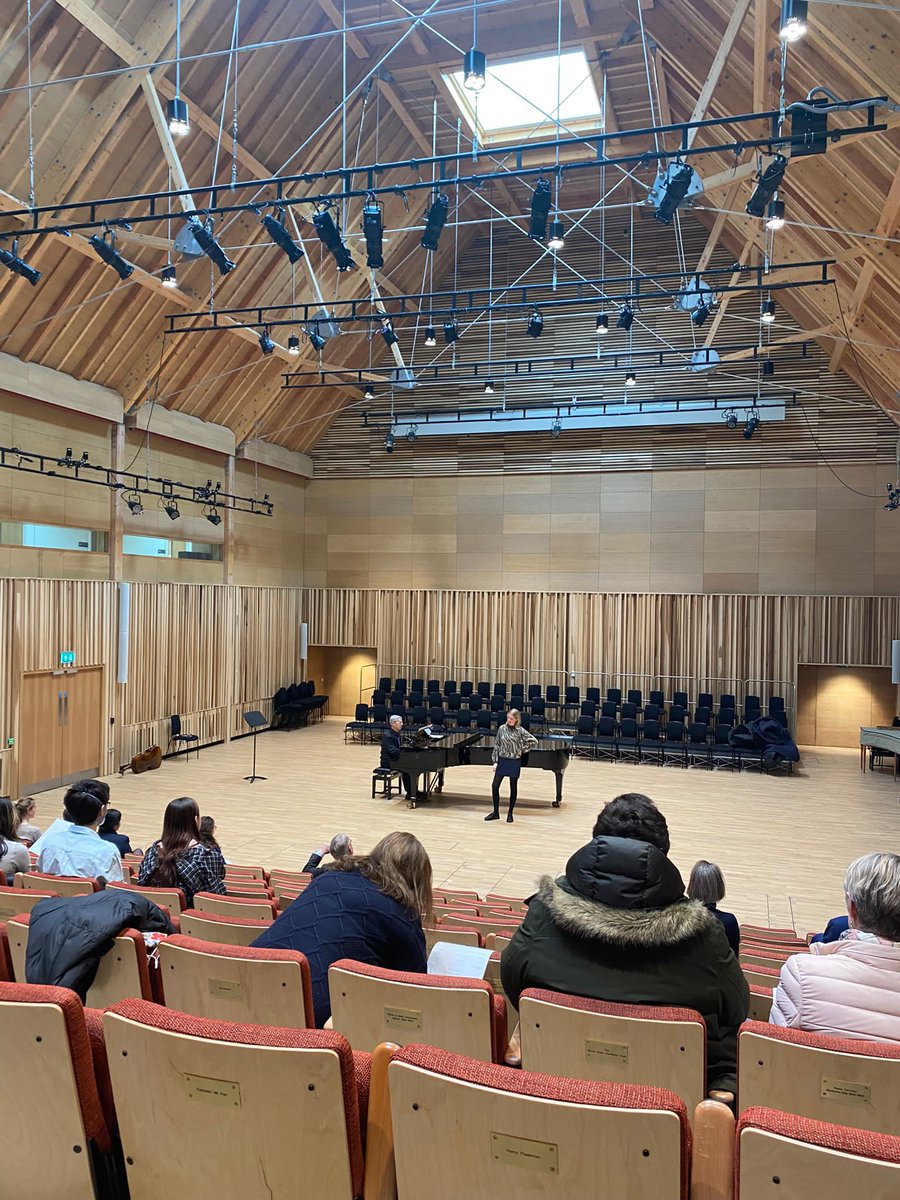 What a treat it was to see lovely Lydia in L6 performing 'Roxie' from Chicago this lunchtime