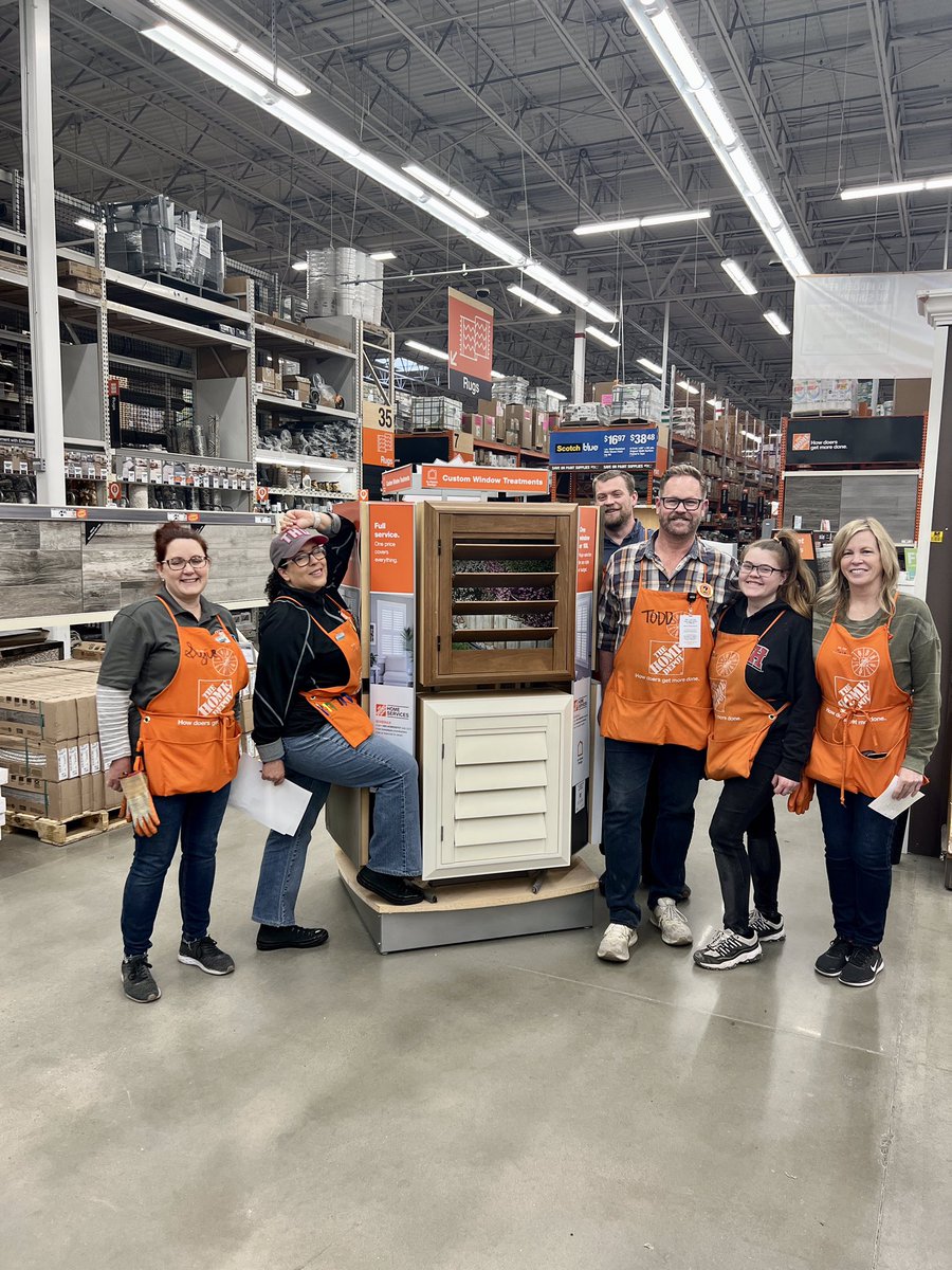 ShelicaRWS's tweet photo. This was a fun and productive stop! This group at 4411 is a fun loving crew and we are all looking forward to our PK this month! @THD @RockwoodShutter https://t.co/R7VEoHcaQw
