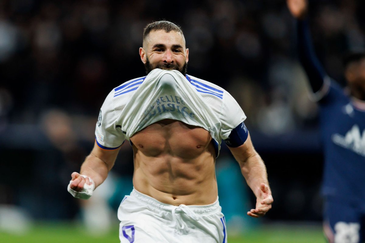 VibesFoot's tweet photo. La magie du football, la magie de la Ligue des Champions, la magie de Karim. ⚽️❤️ https://t.co/5dyGUVxnba