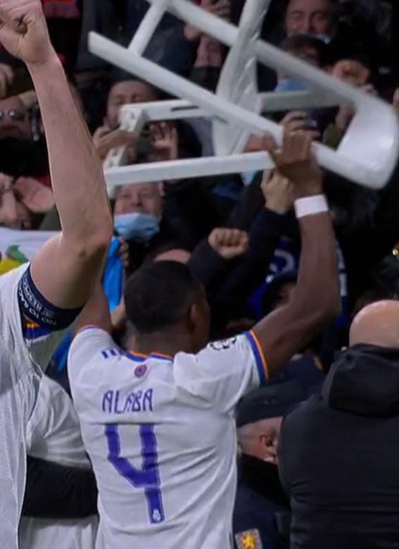 Juezcentral's tweet photo. Minuto 60, PSG gana 1-0. Tan solo 18 minutos después, Real Madrid lo gana 3-1 y así termina.
La celebración de David Alaba lo dice todo. Nada tiene sentido. Qué linda es la Champions. https://t.co/DBK2ONeY5z