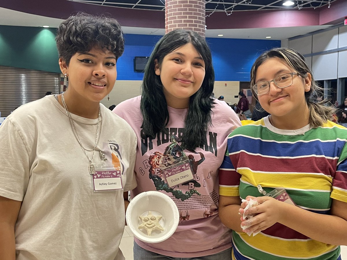 WaxDualLanguage's tweet photo. Grateful to our teachers for all their hard work, but also for the student volunteers! (Most previous DL students themselves)

#RepresentationMatters https://t.co/xVH9a5r7EK
