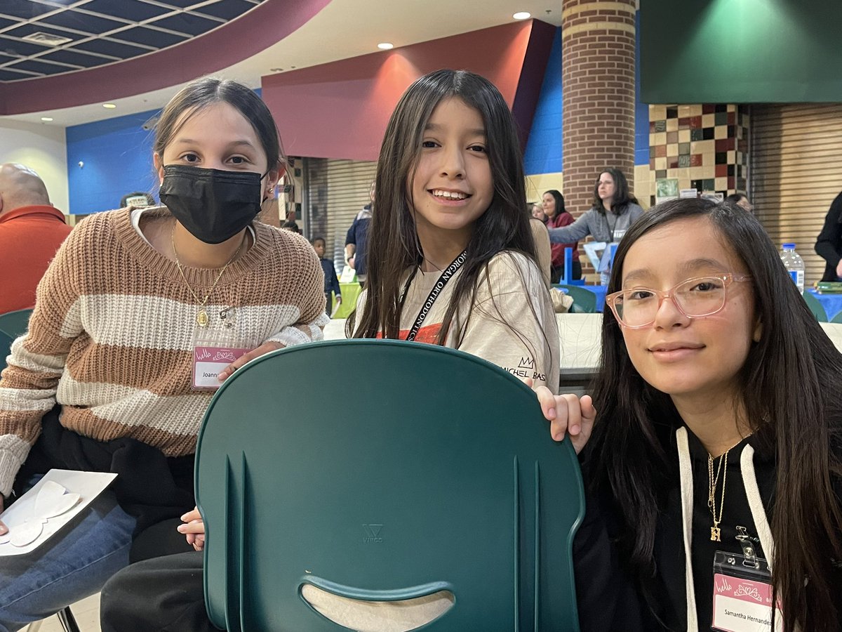 WaxDualLanguage's tweet photo. Grateful to our teachers for all their hard work, but also for the student volunteers! (Most previous DL students themselves)

#RepresentationMatters https://t.co/xVH9a5r7EK