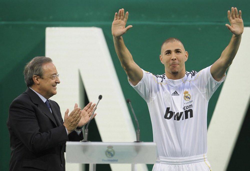 ⚪️ July 2009, Karim Benzema joins Real Madrid from OL for €35m.

⭐️ March 2022, Karim Benzema scores an hattrick in UCL and he’s the third best goalscorer in Real Madrid history.

Never ending story. ♾
#Benzema #UCL
