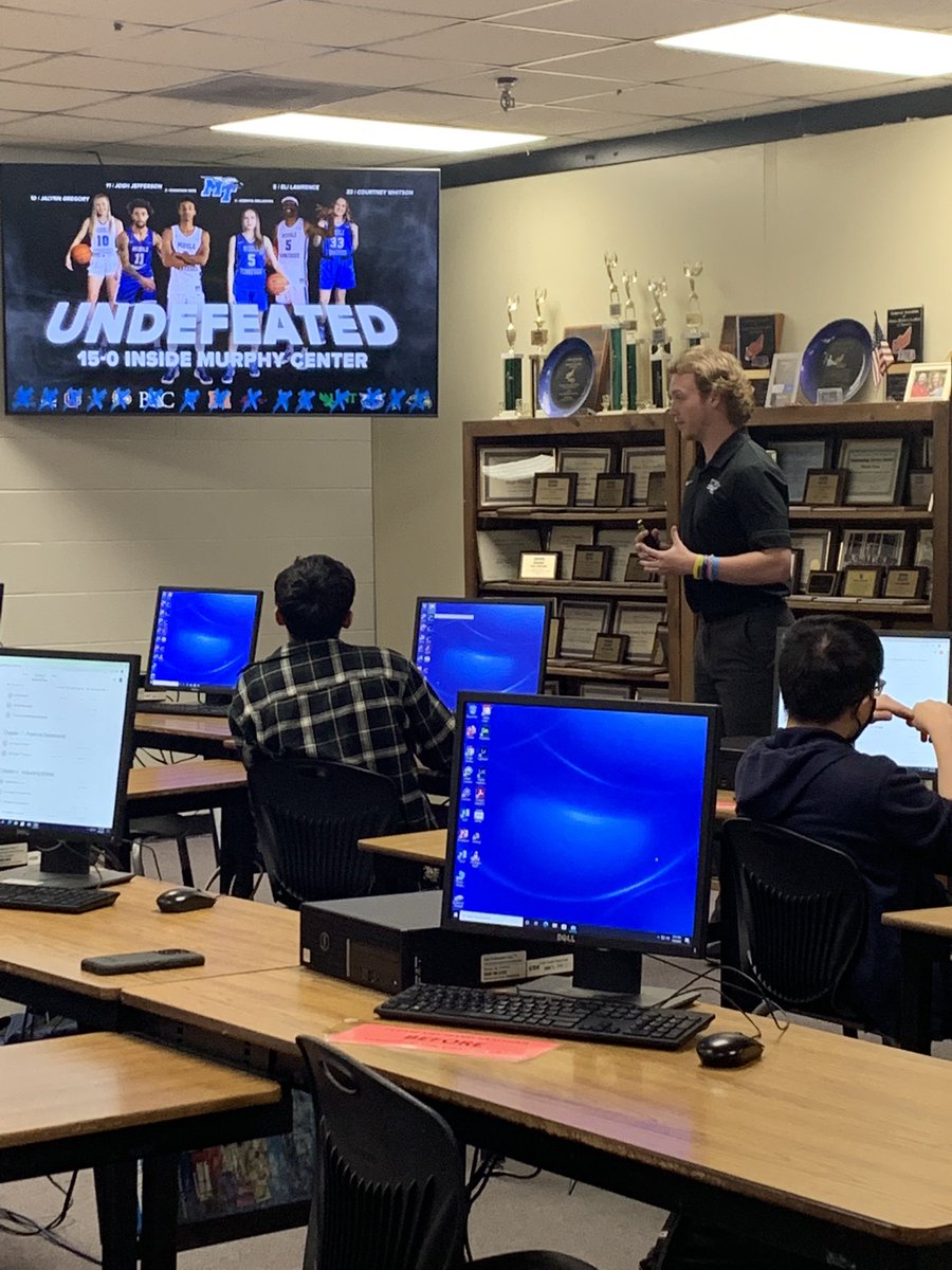 myhenley's tweet photo. Proud moment when alumni gives back by speaking to your classes about opportunities to take advantage of in college. Excellent job today, Weston Hargrove! @iam_wchxiii @MT_Promotions @CCCHSRaiders https://t.co/az5ERSi25i